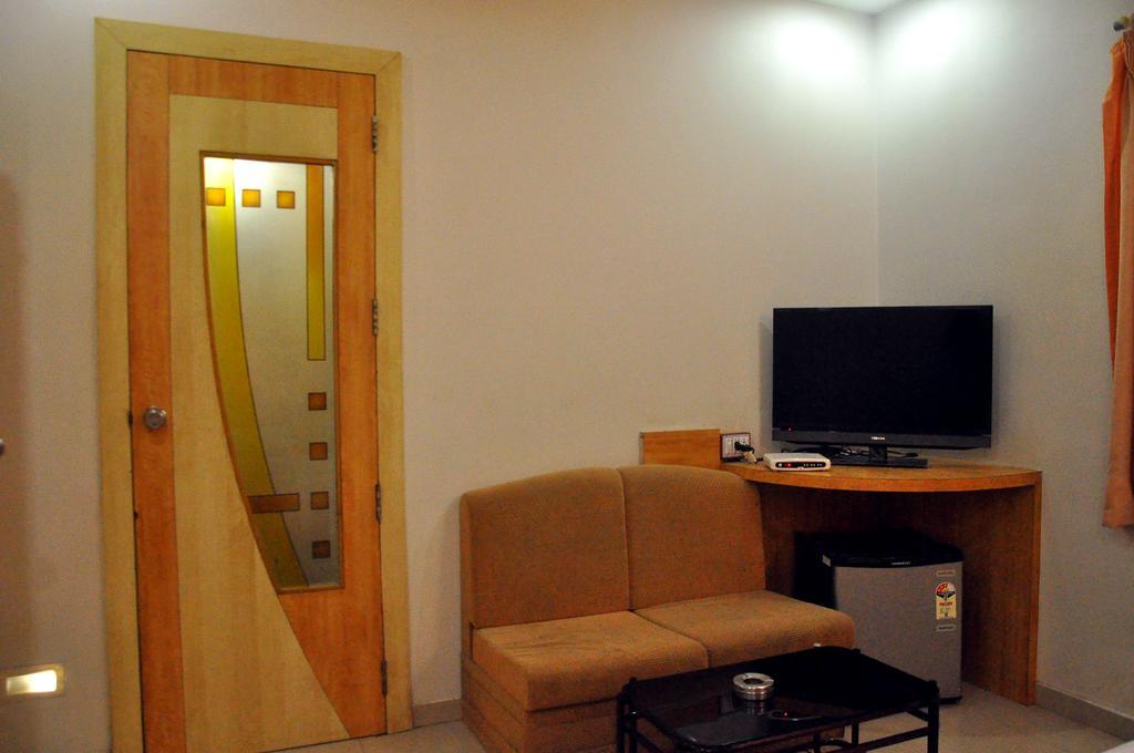 Hotel Evershine Rajkot Exterior foto